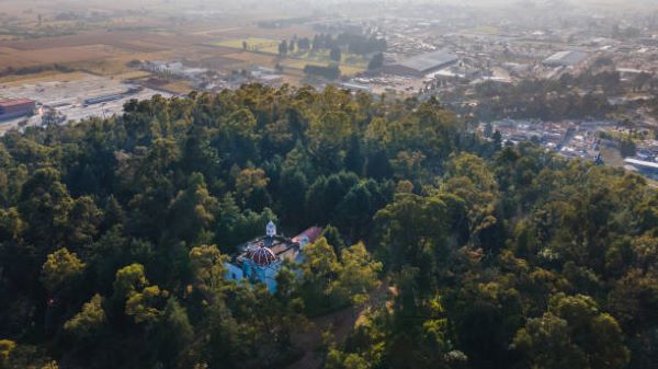 Casas en venta en Metepec; fotografía aérea de Metepec desde el centro hasta la zona residencial